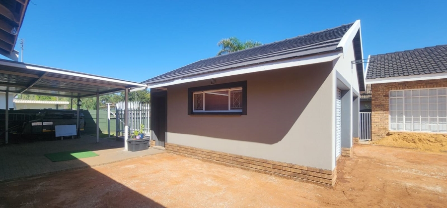 3 Bedroom Property for Sale in Flamwood North West